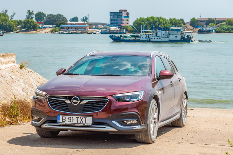 Insignia Country Tourer