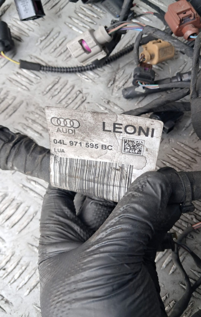 Instalatie electrica motor 04L971595BC Audi A4 B9 [2015 - 2020] Sedan 2.0 TDI MT (190 hp) cod motor DETA , cod cutie SKE , an fabricatie 2017
