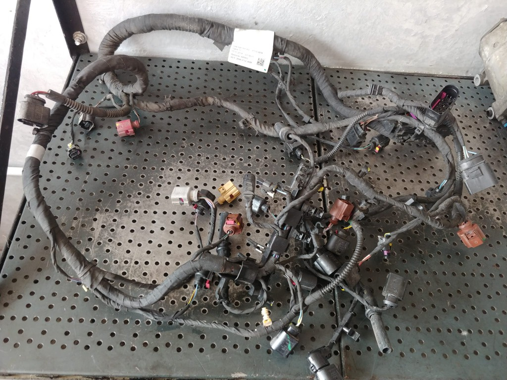 Instalatie electrica motor 2.0 tdi deu audi a4 b9 8w 04l971595be
