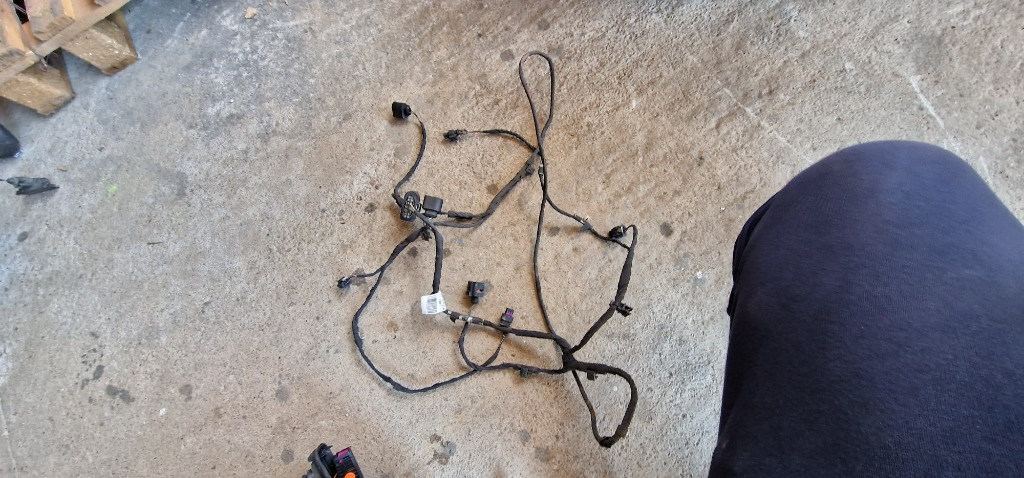Instalatie Senzori Parcare Vw Passat B7 Fata cod 3AA971095AG