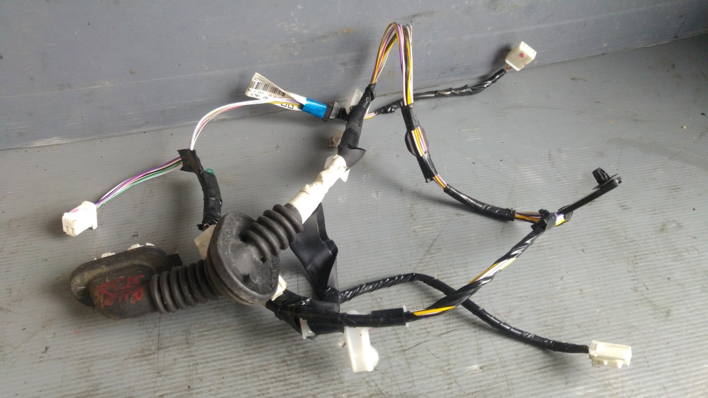 Instalatie usa stanga spate toyota auris e18 2012-2018