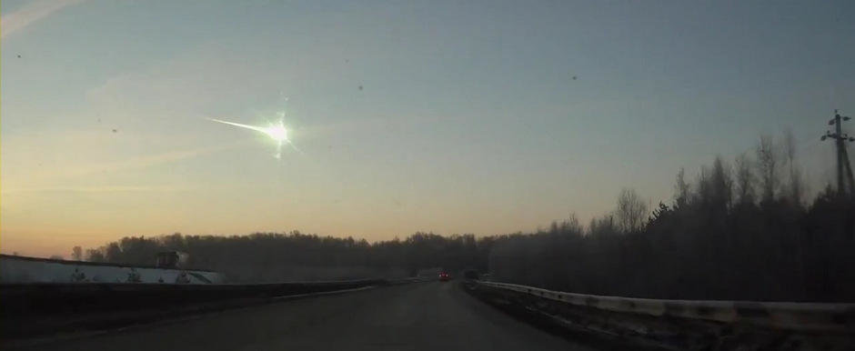 Intamplari ciudate in Rusia: Meteoriti in flacari, masini care dispar din senin si pietoni tarati prin trafic Intamplari ciudate in Rusia: Meteoriti in flacari, masini care dispar din senin si pietoni tarati prin trafic