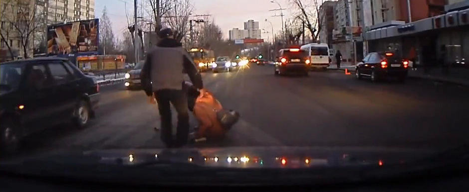 Intamplari fericite surprinse in traficul din Rusia Intamplari fericite surprinse in traficul din Rusia