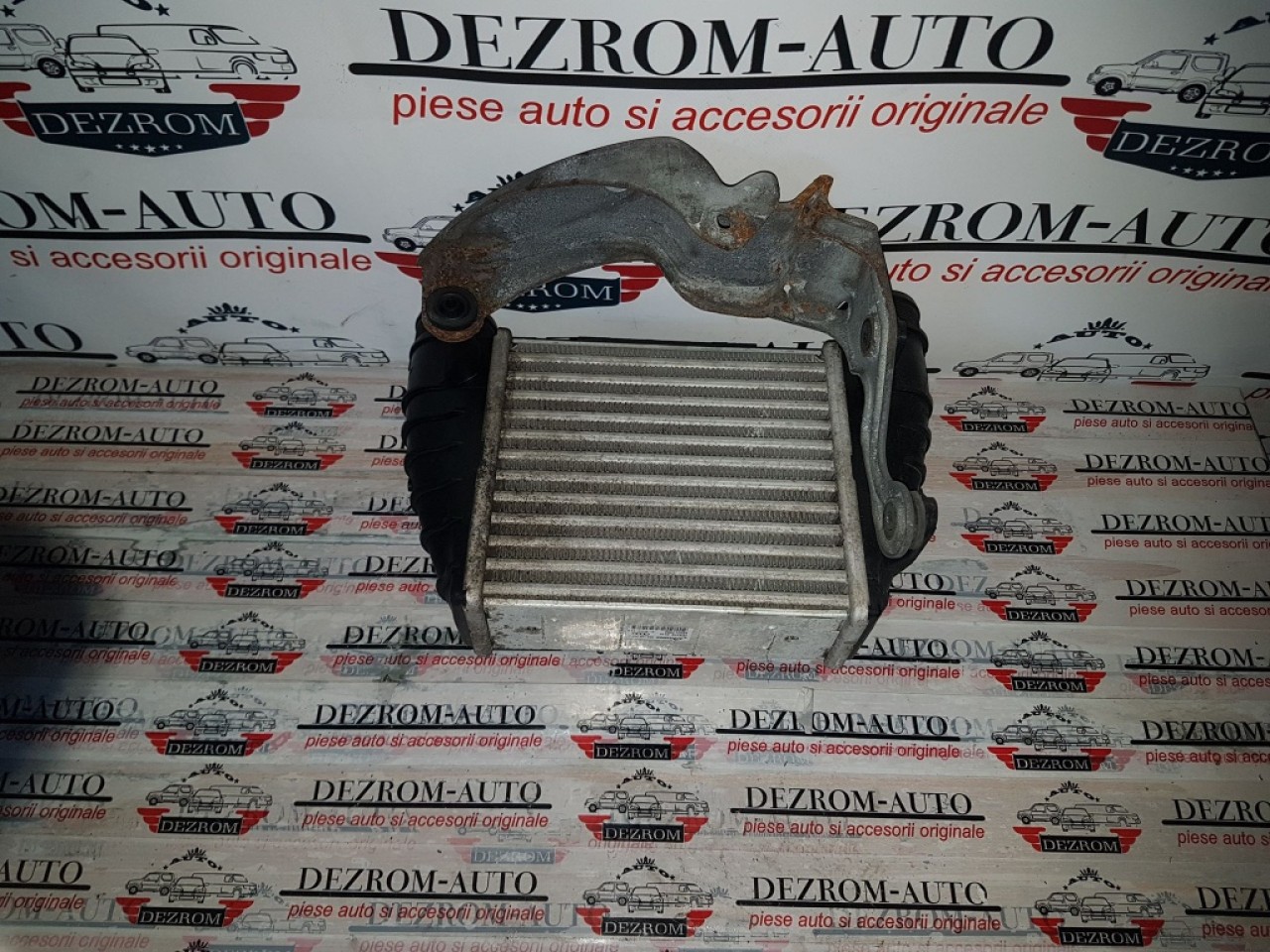 Intercooler dreapta 8E0145806Q audi a4 b7 2.0 tdi bva 163 cai