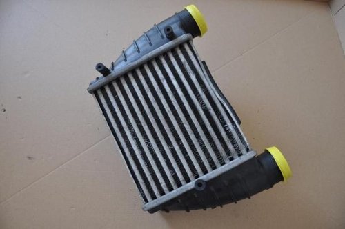 Intercooler dreapta audi a4 b7 2.0 tfsi bul 220 cai cod 8e0145806m