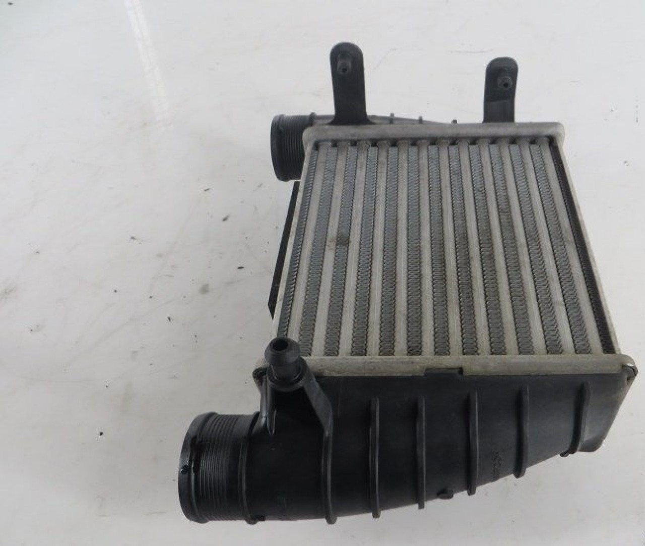 Intercooler dreapta audi a4 b7 2.0 tfsi byk bpj 170 cai cod 8e0145806m