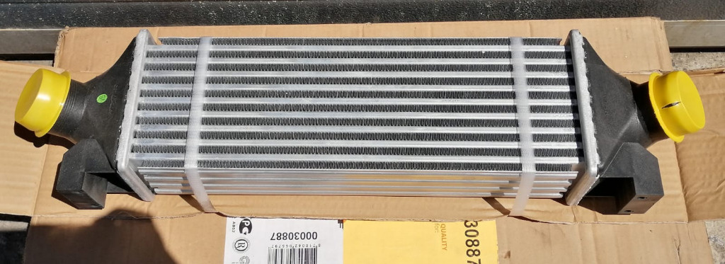 Intercooler Ford Transit 2.4 TDCI ( LICHIDARE DE STOC)