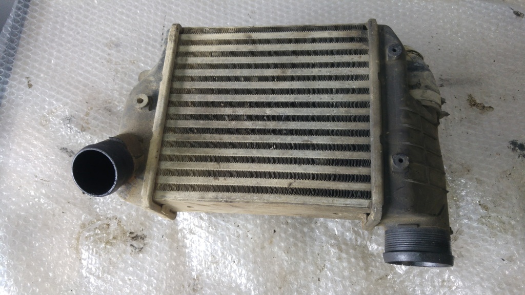 Intercooler stanga audi a6 4f c6 3.0 tdi 2006