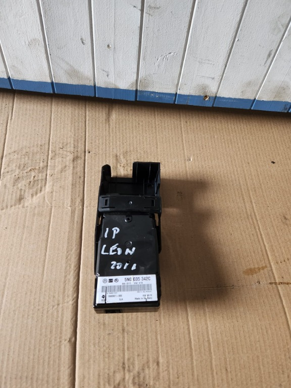 Interfata multimedia Seat Leon 1P 1.2 TSI an 2011 Cod : 5N0035342C