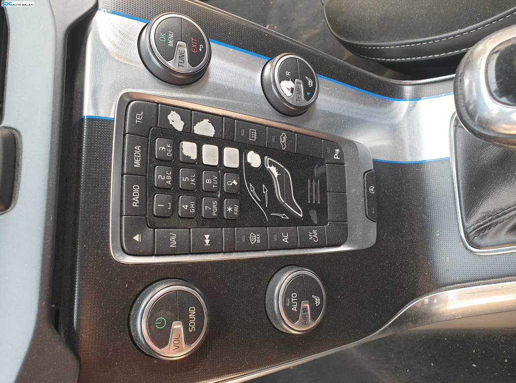 Interfata Panou Consola Comanda Buton Butoane Control Radio CD AC Clima Climatronic Aer Conditionat cu Uzura Volvo V40 2012 - 2019 [K7068]