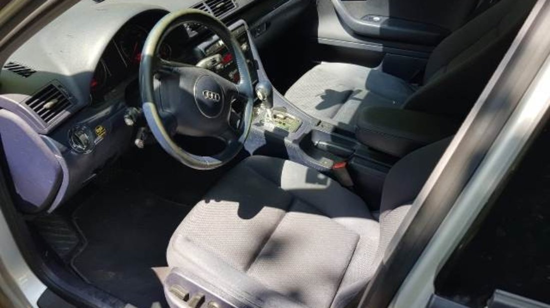 Interior Audi A4 2002 (scaune si banchete)