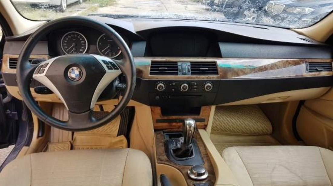 Interior BMW E60 2006 (textil, patat)