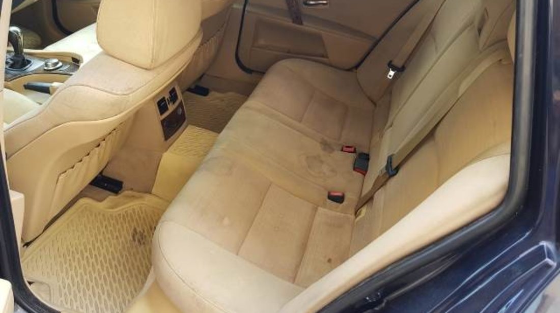 Interior BMW E60 2006 (textil, patat)