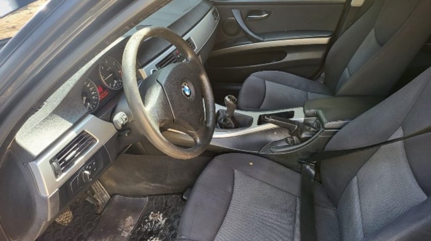 Interior BMW E90 2006; Sedan (textil, fara incalzire)