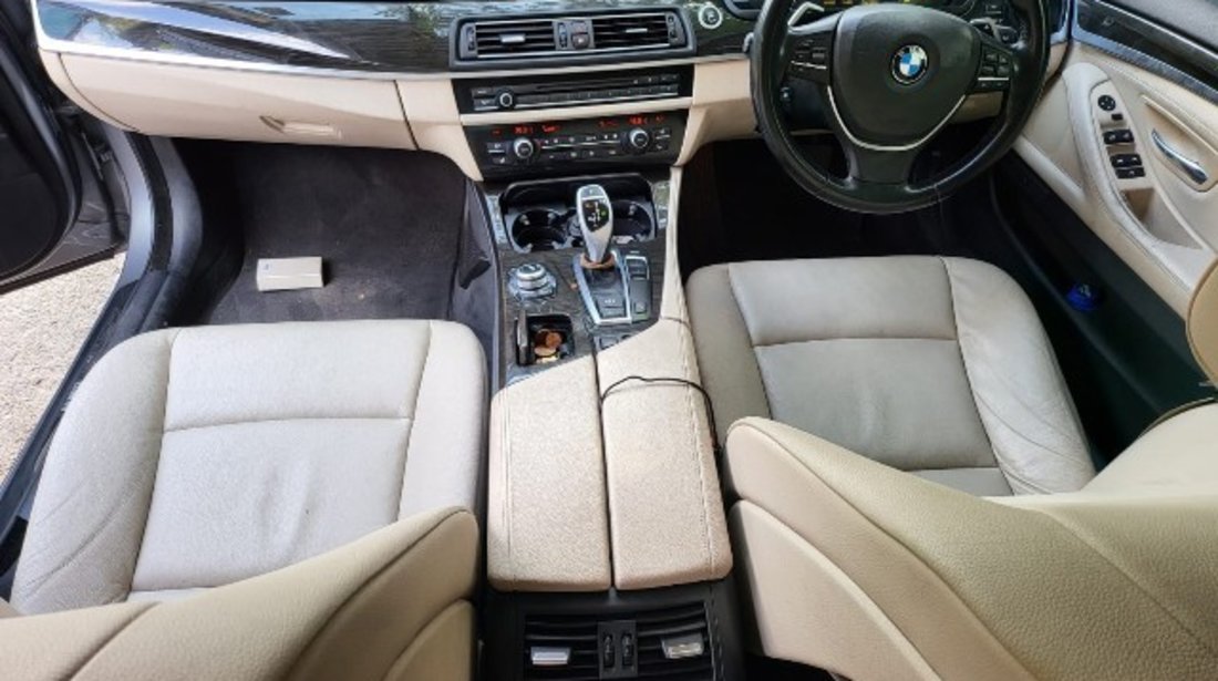 Interior BMW F10 2010 (piele)