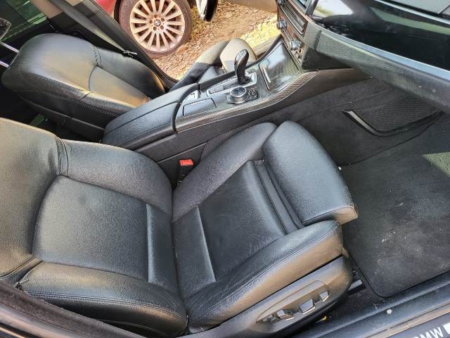 Interior BMW F10 (piele, scaune și banchete încălzite)