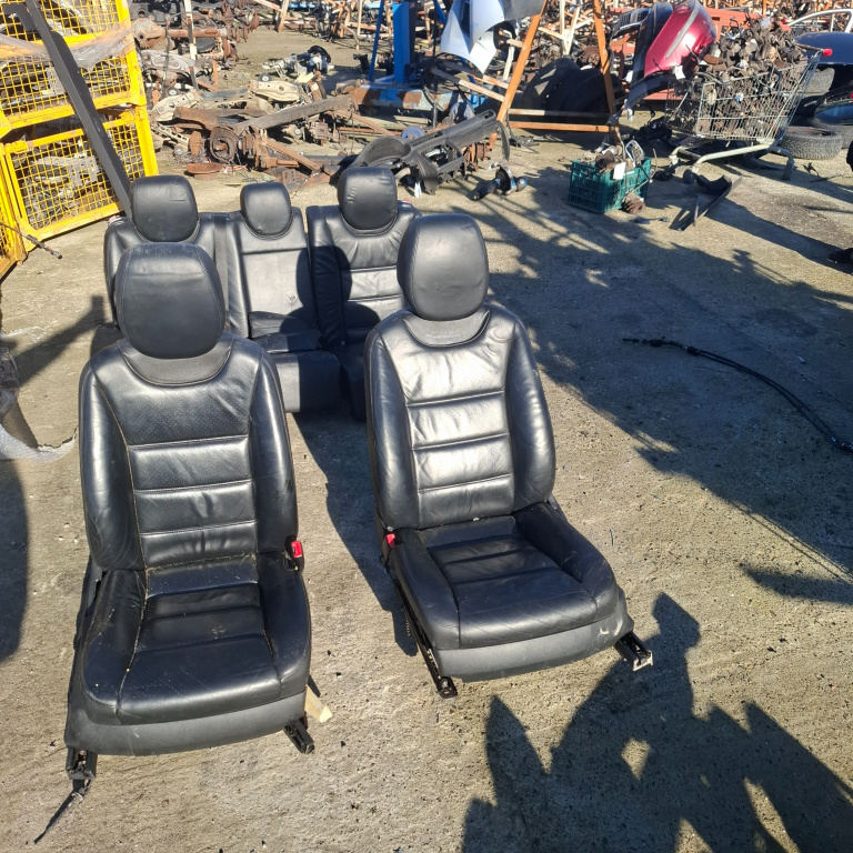 Interior Complet Dreapta,fata Porsche CAYENNE (9PA, 955) 2002 - 2010 Benzina 7L0881106K, 7L0881635C, 7L5885701, 7L0 881 635 C, 1022901416105, 35603400, 50006114, 1022901415105, 7L0881105M, 356032004, 7L5885702, 324650, 1104420