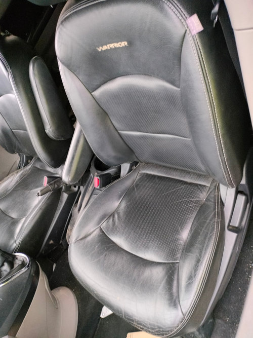 Interior Complet Mitsubishi Grandis (Naw) 2003 > 2.0 Di-D Bsy Motorina