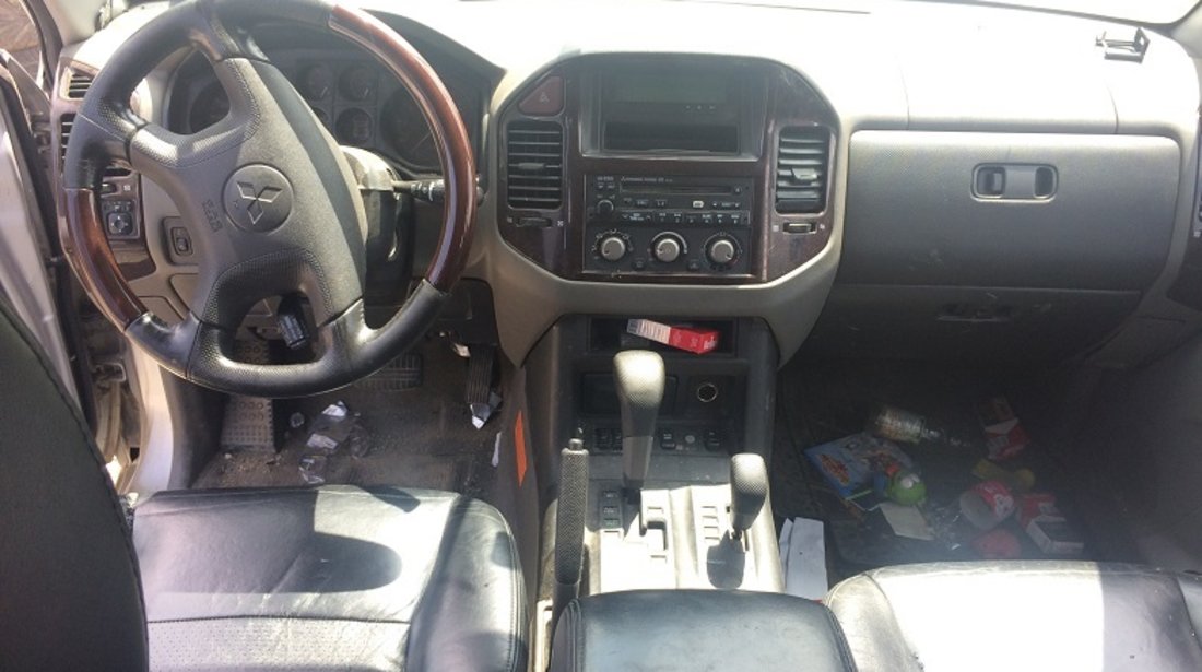 Interior complet Mitsubishi Pajero 3.2 did 1999-2006