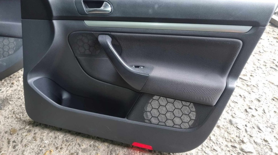 Interior complet (scaune fata textil cu incalzire + banchete, fete usi) VW Golf 5 Variant