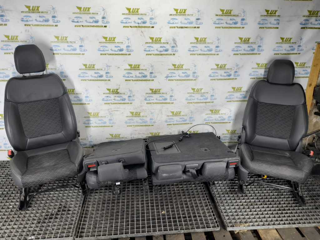Interior Complet semi piele Peugeot 3008 [facelift] [2013 - 2016] 2.0 hdi Hybrid RHC (RH02)