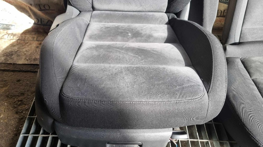Interior complet textil + alcantara (scaune fata cu incalzire, banchete, fete usi, cotiera) VW Golf 5 Variant