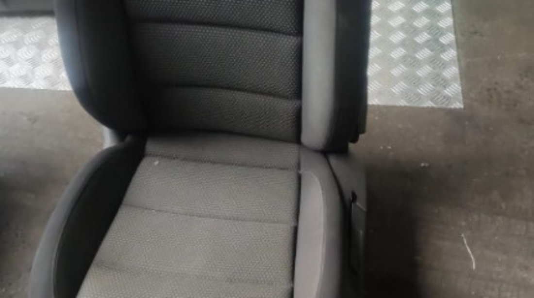 Interior complet textil cu incalzire scaune fata Vw Golf 6 1.6 TDI hatchback cod motor CAY ,an 2012