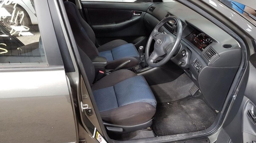 Interior complet Toyota Corolla 2005 hatchback 1.39 benzina ZZE120