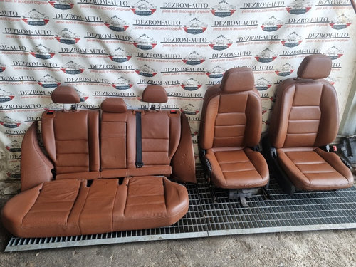 Interior crem piele complet (scaune active, stalpi, plafon negru, fete usi) Mercedes-Benz W204 C-Cla...