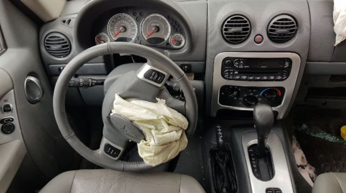 Interior Jeep Cherokee (piele,scaune electrice)