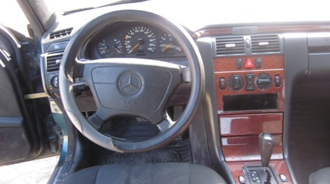 Interior Mercedes E220 W210