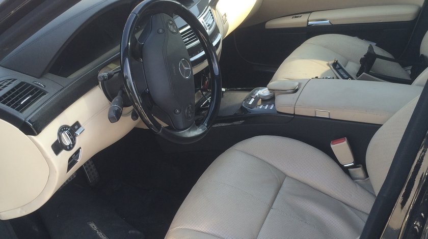 Interior Mercedes S-class W221 2008 model lung