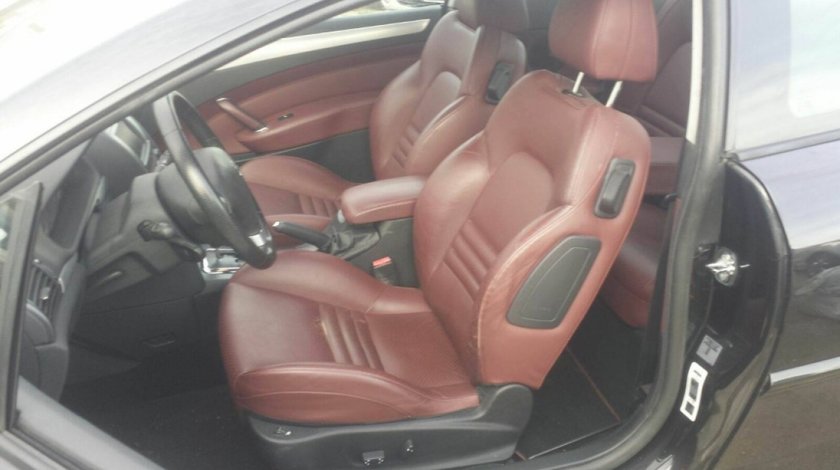 Interior Peugeot 407 coupe din piele