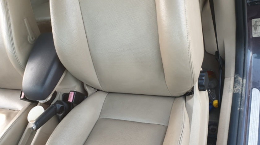 Interior Piele cu Incalzire Scaune Fata Stanga Dreapta Bancheta cu Spatar Ford Focus 2 Cabrio Decapotabil 2004 - 2010