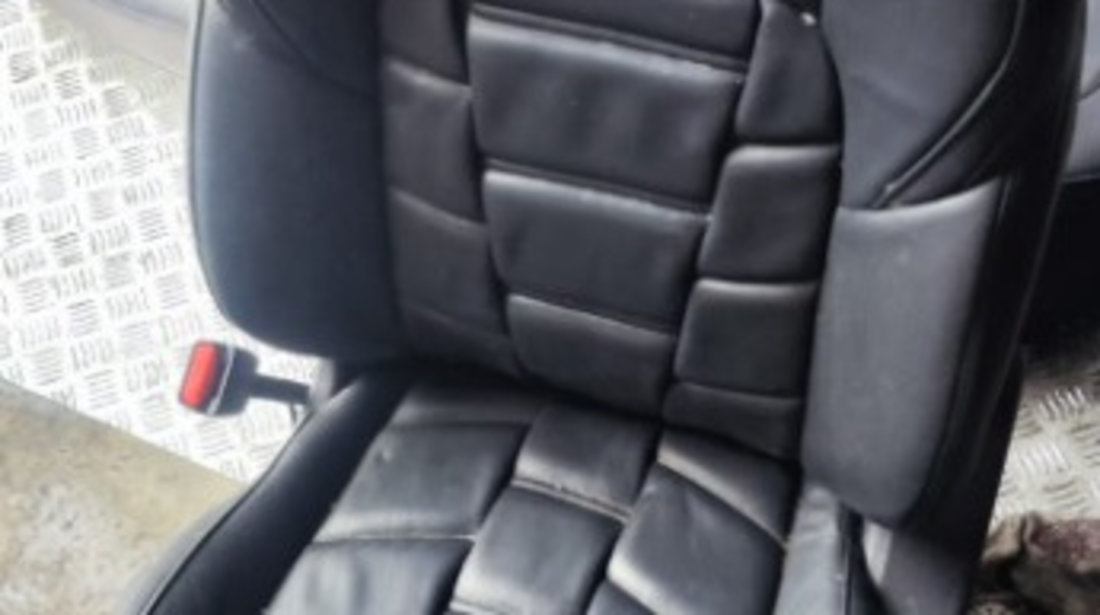 Interior piele cu incalzire si memorie Nissan Qashqai 1.3 DCT an de fabricatie 2018