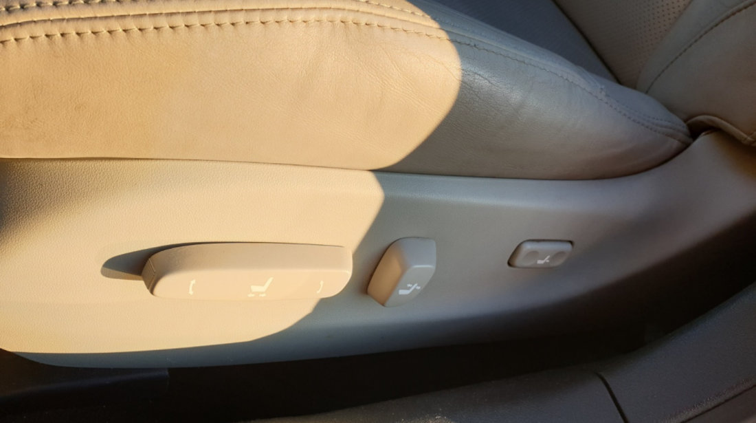 Interior Piele cu Incalzire si Ventilatie Scaune Fata Dreapta si Bancheta cu Spatar FARA Scaun Stanga Fata Lexus XE20 IS IS220 2005 - 2013 [C0681] [C0682]