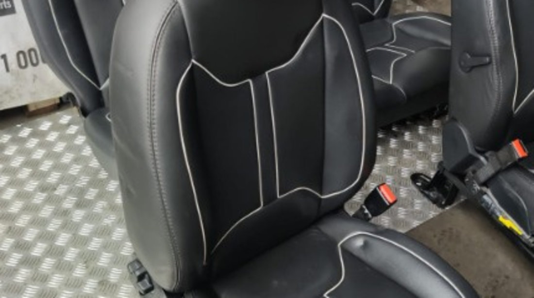 Interior piele individual cu incalzire si electric Ford Kuga 2.0 TDCI 4x4 an de fabricare 2012