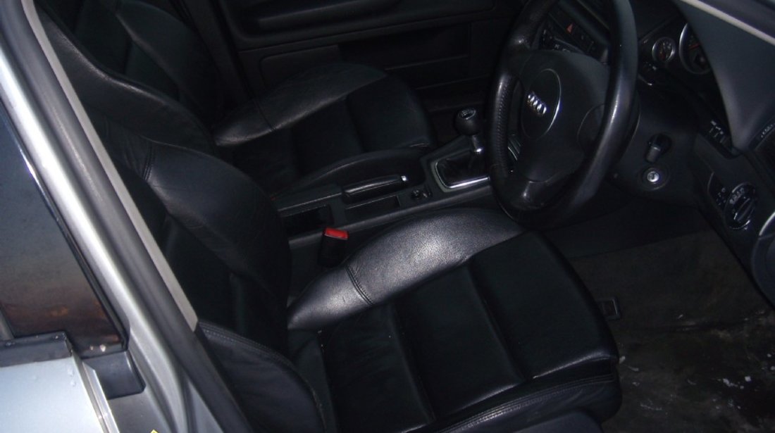 Interior S Line din piele pentru Audi A4
