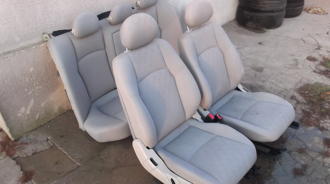 Interior ( scaune si banchete ) Mercedes W203 C Class in stare buna