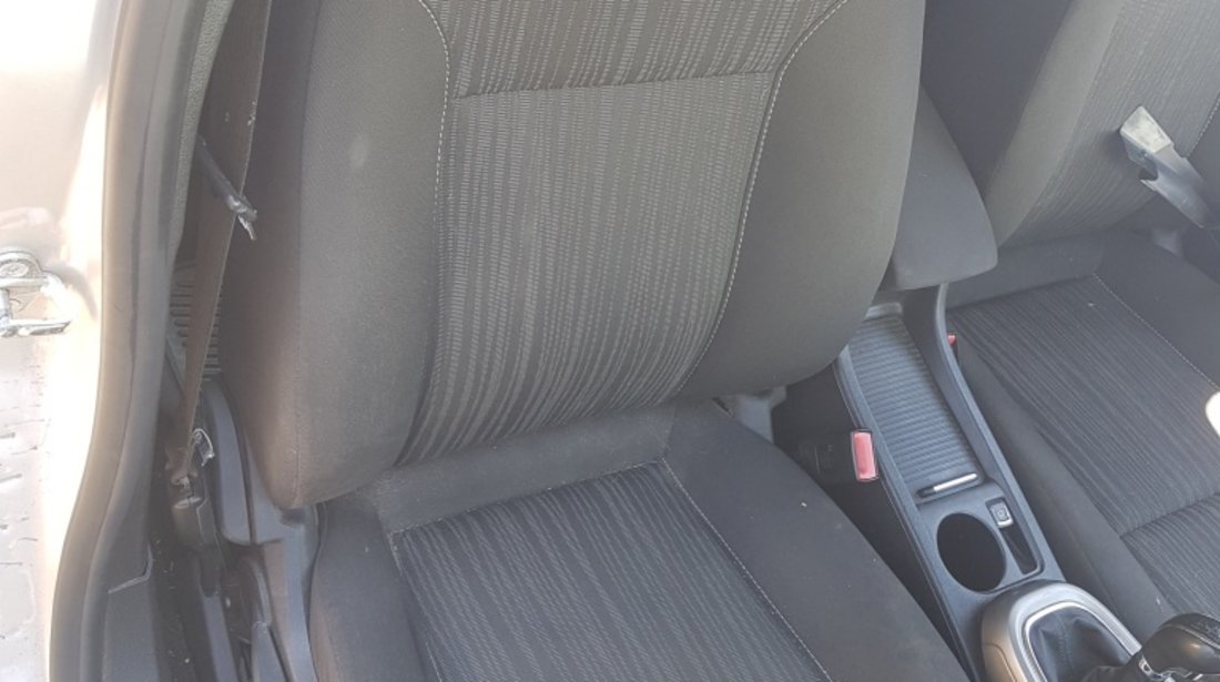 Interior Scaune si Banchete Textil Fara Incalzire Opel Astra J Break / Combi 2009 - 2015