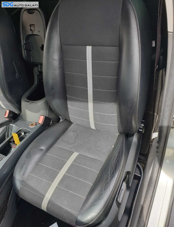 Interior Semipiele Semi Piele Scaun Scaune Fata Stanga Dreapta si Bancheta cu Spatar Ford Kuga 1 2008 - 2013 [C7797]