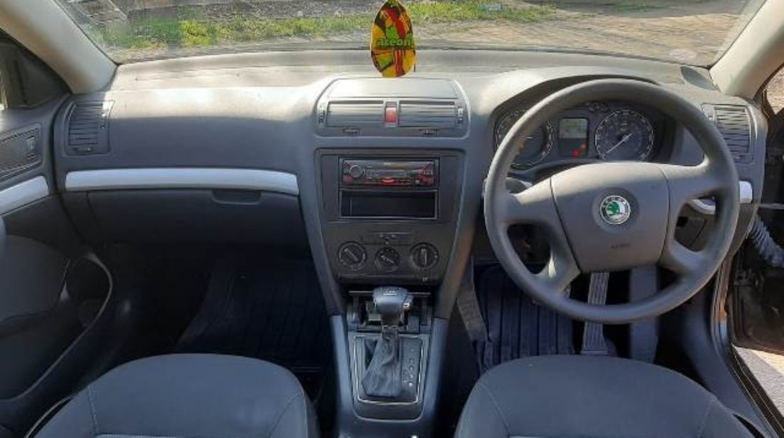 Interior Skoda Octavia 2 2006; 5-hatchback