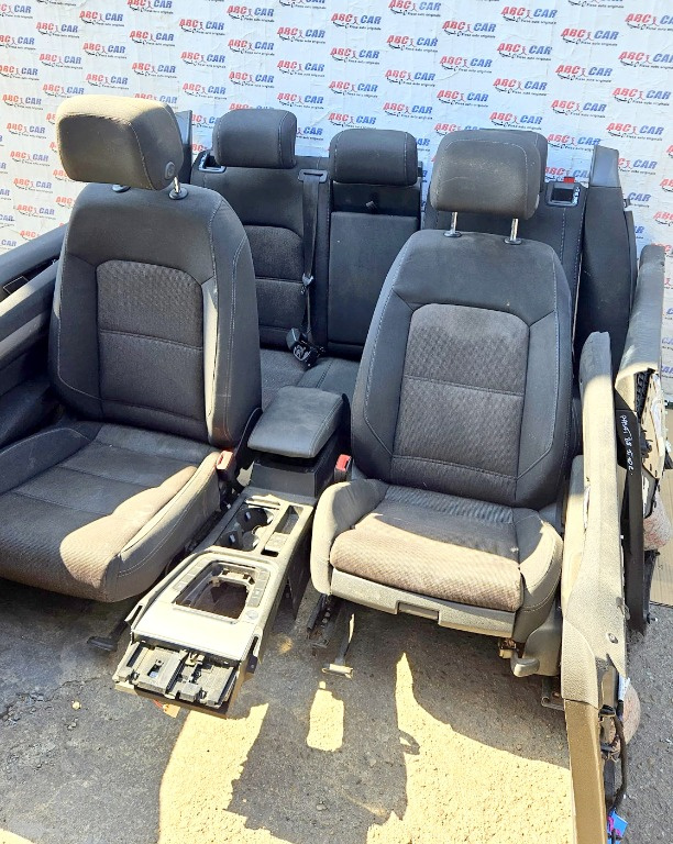 Interior textil cu mici defecte scaune fata si bancheta incalzite VW Passat B8 variant 2015-2023