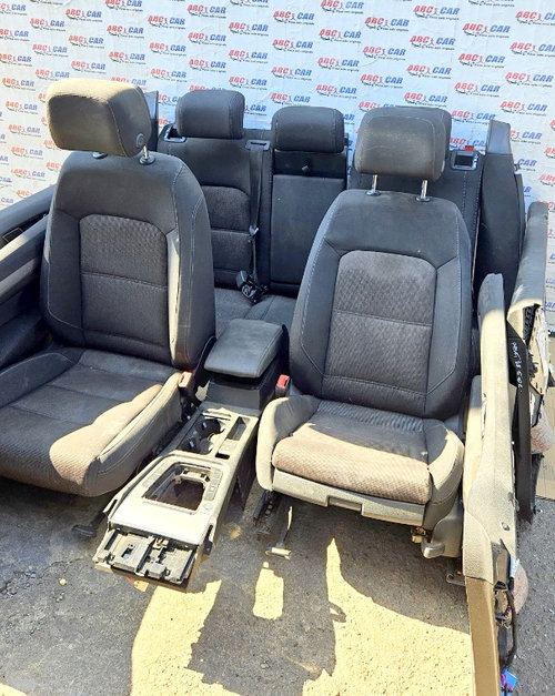 Interior textil cu mici defecte scaune fata si bancheta incalzite VW Passat B8 variant 2015-2023
