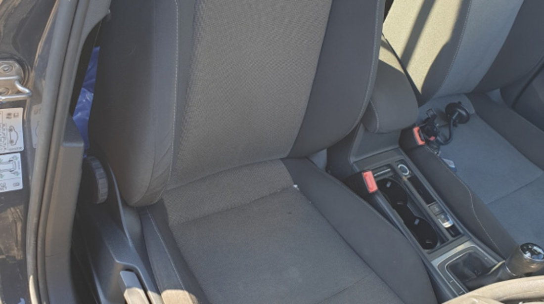 Interior Textil Fara Incalzire Scaune Fata Stanga Dreapta Bancheta Spate cu Sezut Volkswagen Golf 7 Break Combi 2013 - 2020