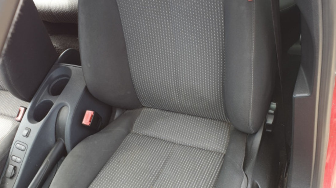 Interior Textil Fara Incalzire Scaune Scaun Fata Stanga Dreapta si Bancheta cu Spatar Seat Leon 1P 2006 - 2013