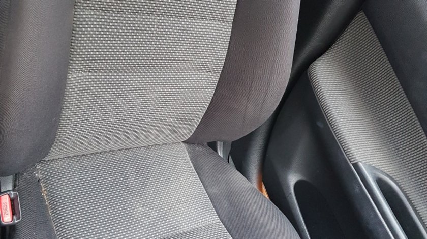 Interior Textil Fara Incalzire Scaune si Banchete Mazda 6 Berlina / Hatchback 2002 - 2008