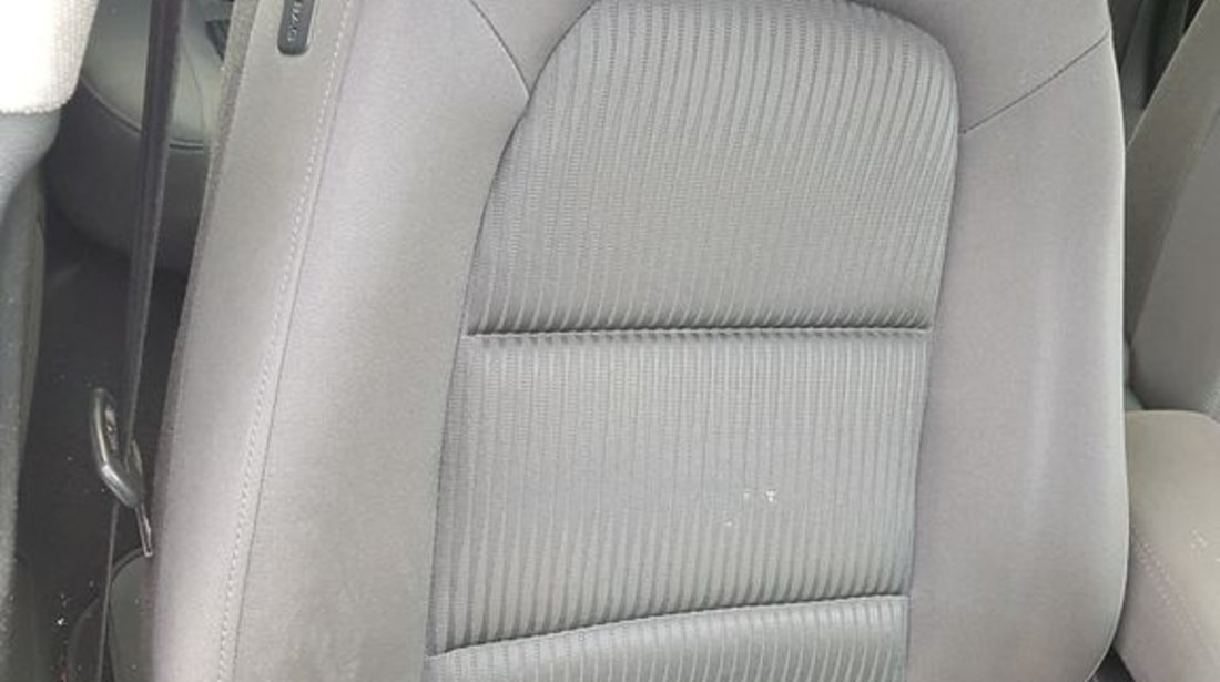 Interior Textil Scaun Scaune Fata Stanga Dreapta si Banchete FARA Incalzire Audi A4 B8 Berlina Sedan 2008 - 2013