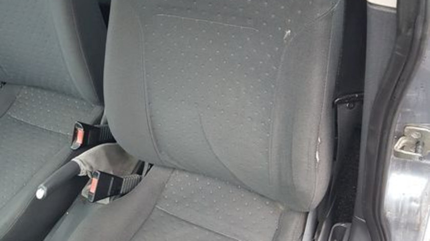 Interior Textil Scaun Scaune Fata Stanga Dreapta si Bancheta cu Spatar Opel Corsa C 2000 - 2006