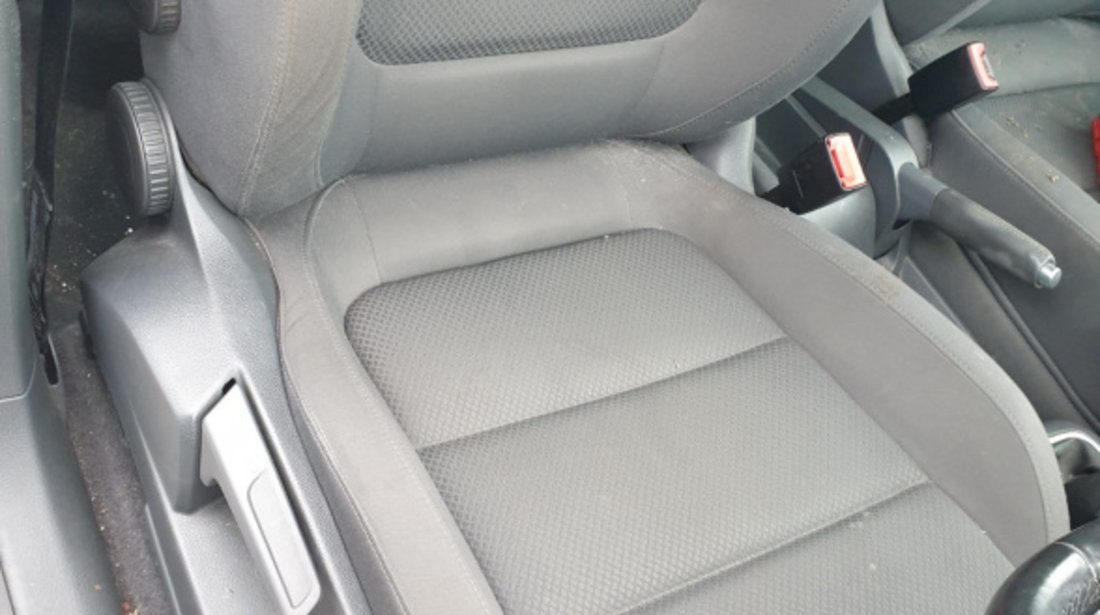 Interior Textil Scaune Fata Stanga Dreapta si Bancheta cu Spatar Volkswagen Golf 5 Plus 2004 - 2008